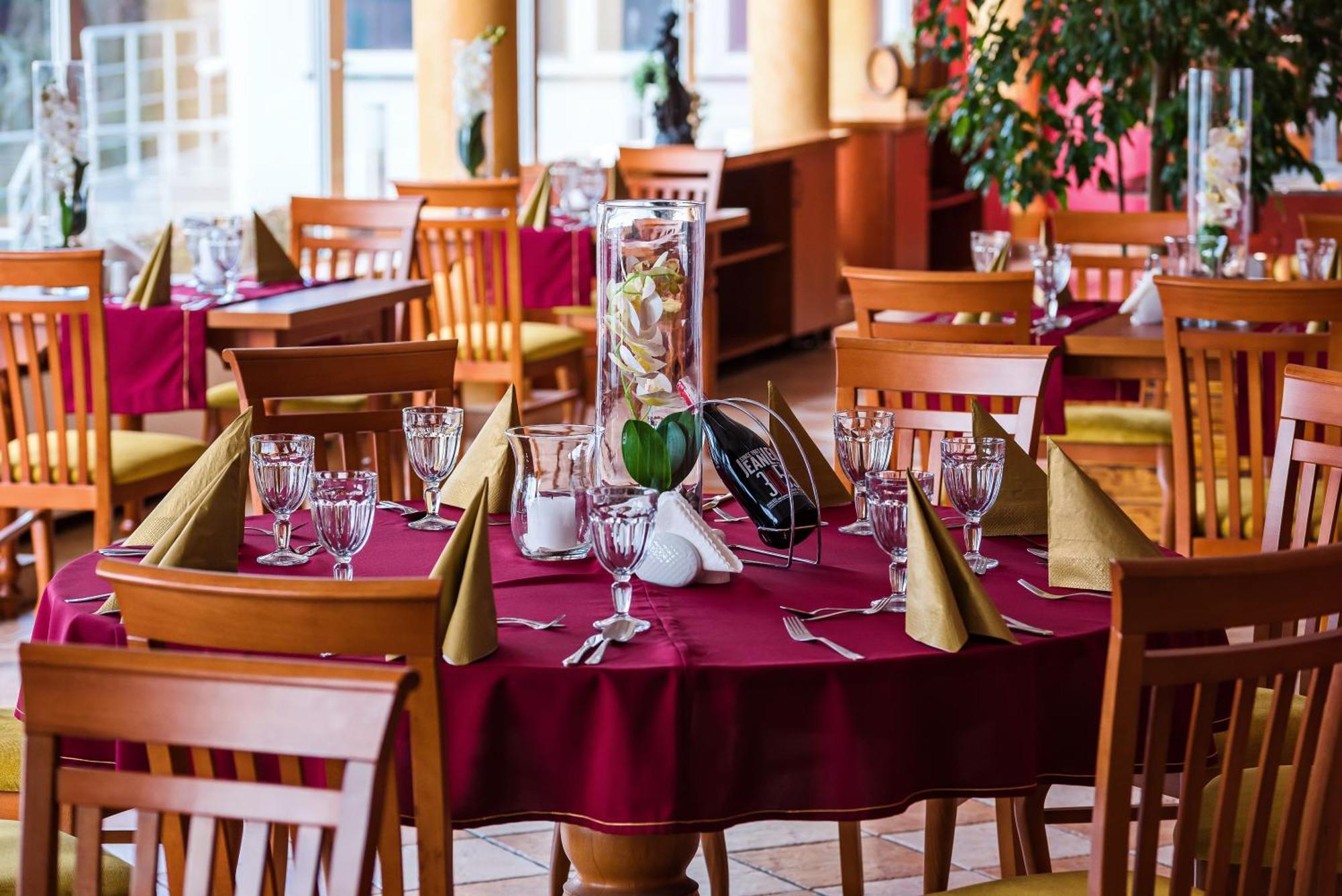 Hotel Pietrak Wągrowiec Eksteriør bilde